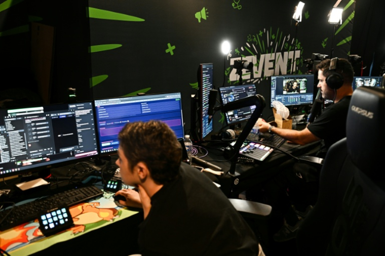 Des streamers participent au ZEvent, un événement caritatif de collecte de fonds organisé sur trois jours de diffusion en direct, à Montpellier, le 5 septembre 2026 ( AFP / Gabriel BOUYS )