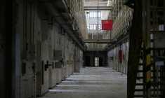 La prison désaffectée de Forest, à Bruxelles, le 31 mars 2026 ( AFP / Nicolas TUCAT )