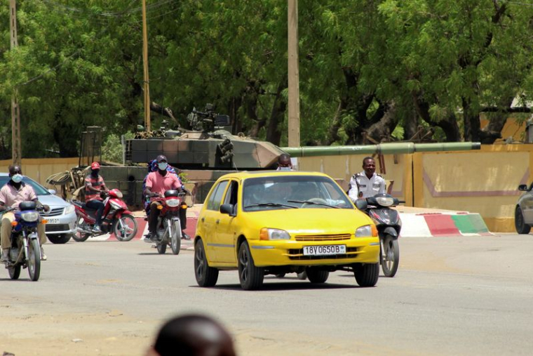 LA PRIORITÉ AU TCHAD EST DE SÉCURISER LA SITUATION, DIT LE DRIAN