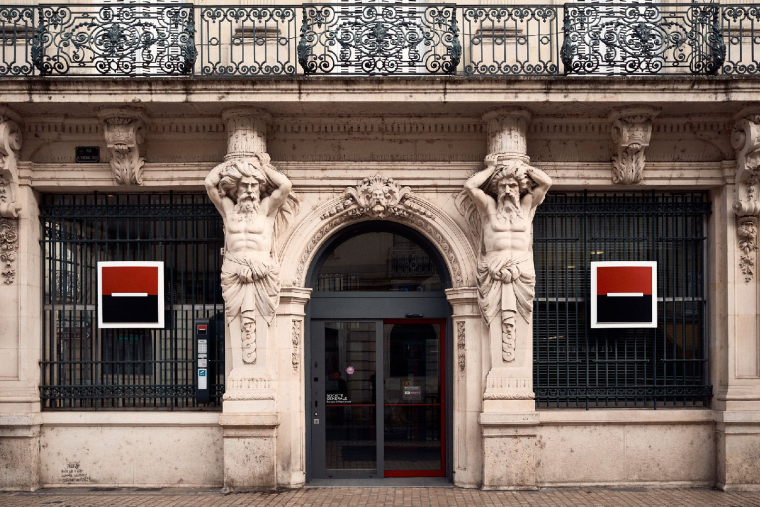 Soutenus par des activités dynamiques tant dans la banque d'investissement que dans la banque de détail, les résultats du deuxième trimestre sont appréciés par les investisseurs. (crédit photo : Flickr / John Reynolds )