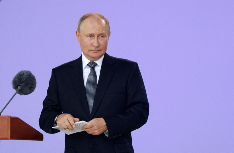 POUTINE ACCUSE LES ÉTATS-UNIS D'ATTISER LES TENSIONS EN ASIE
