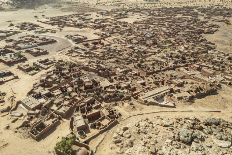 Vue aérienne de la ville médiévale de Oualata, le 4 avril 2025, en Mauritanie ( AFP / PATRICK MEINHARDT )