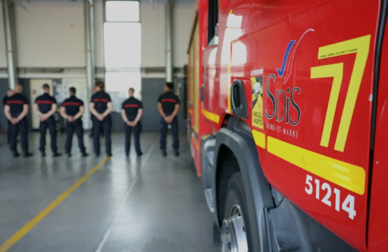 Des pompiers du service d'incendie et de secours (SDIS 77) dans la caserne de Ferrières-en-Brie, en Seine-et-Marne, le 10 juillet 2026  ( AFP / Thomas SAMSON )