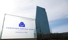 Le logo de la Banque centrale européenne (BCE) à l'extérieur de son siège à Francfort