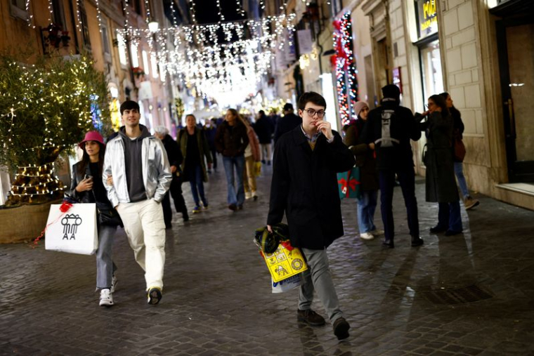 Une rue commerçante à Rome