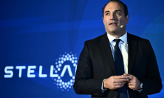 Le PDG de Stellantis Antonio Filosa le 25 novembre 2026 à Turin ( AFP / MARCO BERTORELLO )