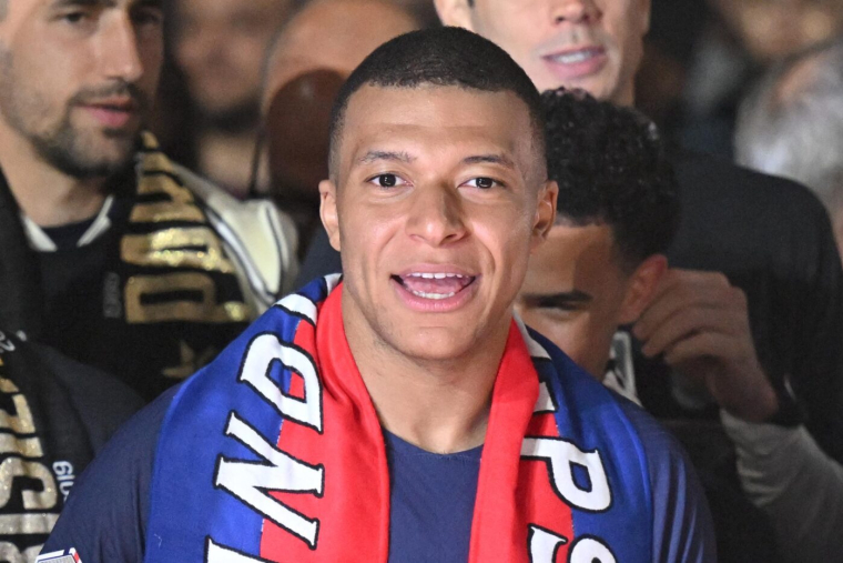La plainte de Kylian Mbappé contre X, visant le PSG, serait toujours d'actualité