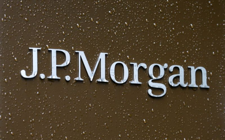 Photo d'archives du logo de J.P. Morgan à Zurich, en Suisse