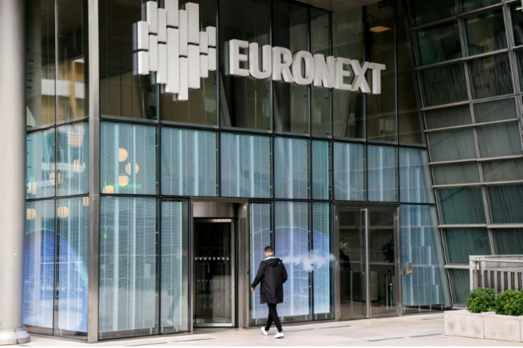 La place parisienne est l'une des seules places européennes à terminer nettement dans le vert jeudi ( AFP / Ludovic MARIN )