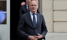 L'ancien Premier ministre et président du parti Horizons, Edouard Philippe, à la sortie de l'hôtel Matignon après une réunion avec le Premier ministre François Bayrou sur le mode de scrutin proportionnel, le 22 mai 2025 à Paris ( AFP / STEPHANE DE SAKUTIN )