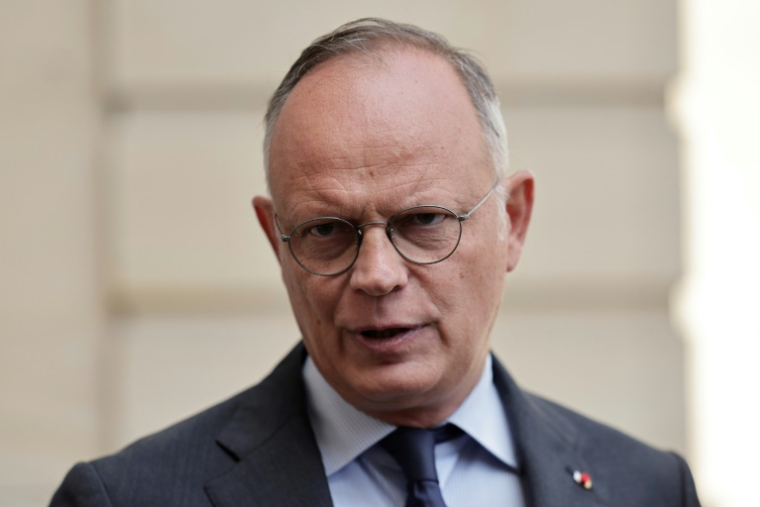Edouard Philippe, maire du Havre et président de Horizons, à l'issue d'une réunion à l'hôtel Matignon, le 22 mai 2025 à Paris ( AFP / STEPHANE DE SAKUTIN )