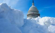 Un monticule de neige devant le Capitole de Washington, siège du Congrès américain, le 31 janvier 2026 ( AFP / Aaron Schwartz )