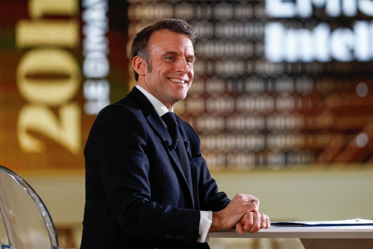 Le président français Macron parle de l'intelligence artificielle à la télévision nationale