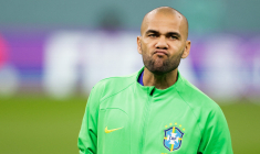 Dani Alves prend la parole devant 35 000 personnes au Metropolitano