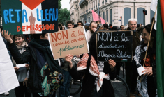 Rassemblement en soutien au groupe antifasciste "La Jeune Garde", qui fait l'objet d'une procédure de dissolution par le ministre de l'Intérieur Bruno Retailleau, à Lyon, le 6 mai 2025 ( AFP / JEAN-PHILIPPE KSIAZEK )