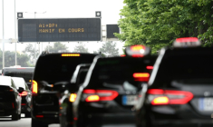 Manifestation de taxis à Saint-Denis, en Seine-Saint-Denis, le 21 mai 2025 ( AFP / Thomas SAMSON )