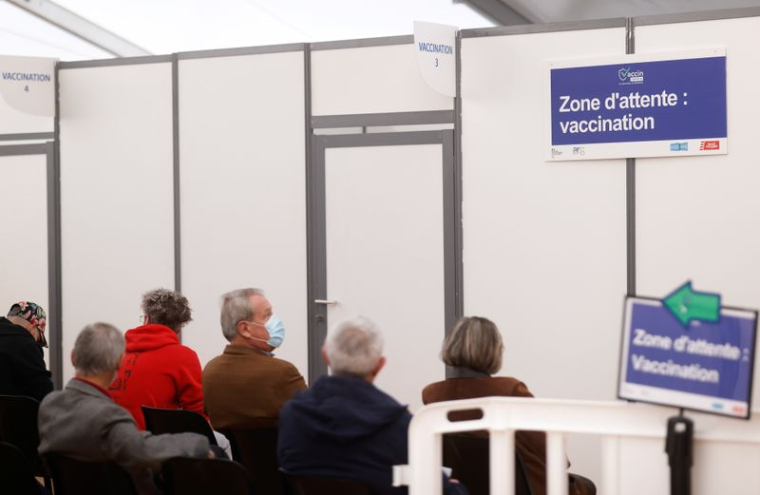 FRANCE: RAPPEL VACCINAL OBLIGATOIRE POUR LES PLUS DE 65 ANS POUR VALIDER LE PASS SANITAIRE, DIT MACRON