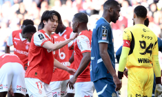 Reims retrouve le sourire en enfonçant l’OM dans le doute