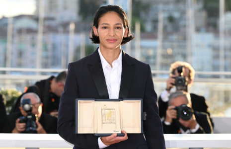 Nadia Melliti, Prix d'interprétation féminine au Festival de Cannes, le 24 mai 2025 pour son rôle dans le film "La Petite derniere" ( AFP / Miguel MEDINA )