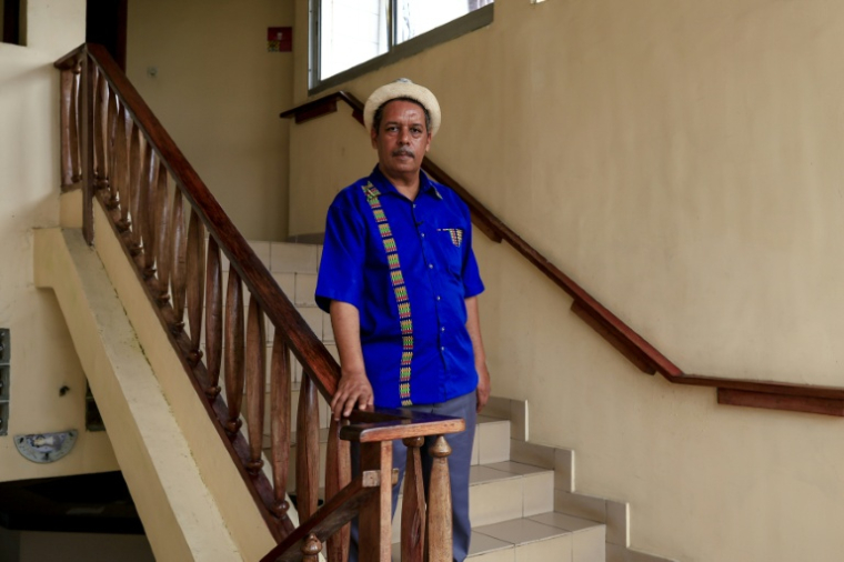 Yann Anoko, directeur de l'hôtel Seme Beach à Limbé, le 4 octobre 2025 au Cameroun ( AFP / Daniel BELOUMOU OLOMO )