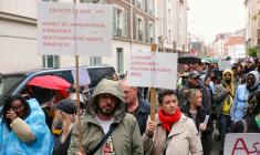 Manifestation organisée par sept syndicats du secteur de l'éducation devant la Direction des Affaires Scolaires (Dasco) à Paris, le 19 mai 2026 ( AFP / Thomas SAMSON )