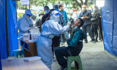 CHINE: CHENGDU CONFINE 21,2 MLNS D'HABITANTS, RESTRICTIONS RENFORCÉES À SHENZHEN