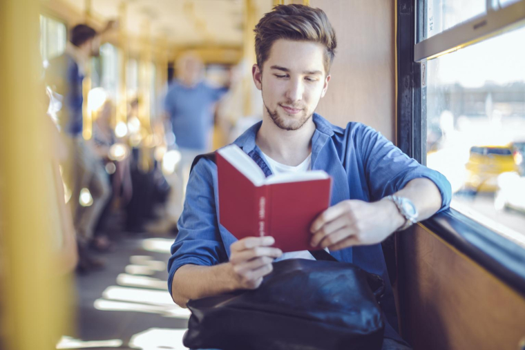 Dès janvier 2022, tous les jeunes de 14 à 18 ans pourront bénéficier du Pass Culture. crédit photo : Getty Images