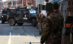 Un barrage routier dans la partie nord de la ville de Mitrovica, au Kosovo