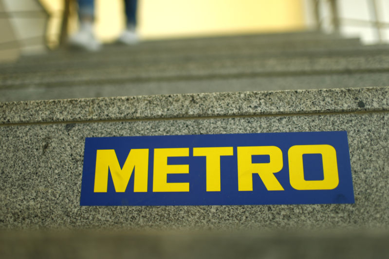 METRO GRIMPE EN BOURSE, EP GLOBAL MONTE ENCORE AU CAPITAL