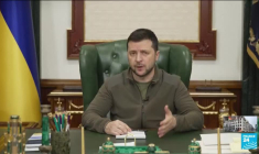 Hôpital bombardé en Ukraine : le président Zelensky dénonce un "crime de guerre"