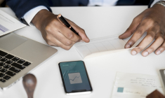 Le tarif appliqué par les établissements bancaire est librement fixé par ceux-ci. (Pixabay / rawpixel)