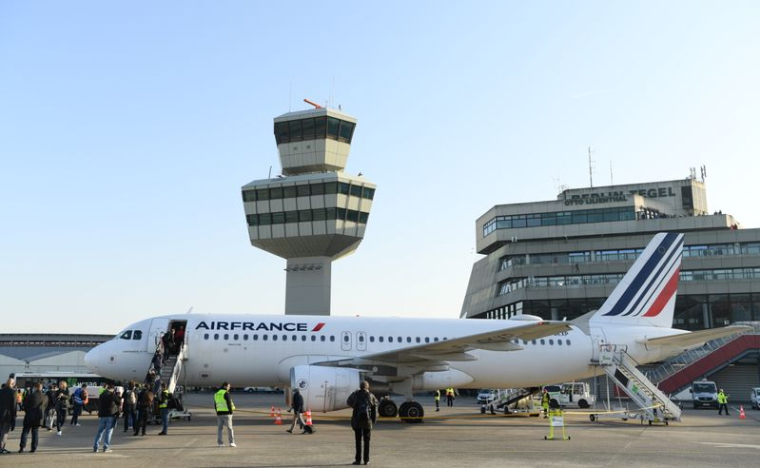 LE MAROC SUSPENDRA VENDREDI SOIR LE TRAFIC AÉRIEN AVEC LA FRANCE, SELON L'AGENCE MAROCAINE DE PRESSE