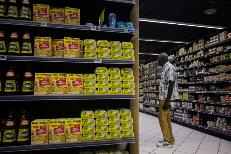 Dans un supermarché à Fort-de-France, en Martinique, le 14 octobre 2024 ( AFP / PHILIPPE LOPEZ )