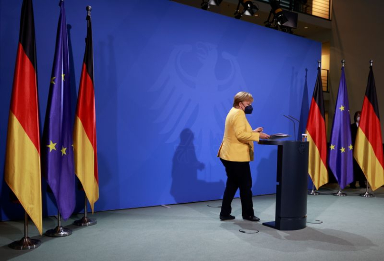 L'ALLEMAGNE POURRAIT DEVOIR ÉVACUER 10.000 PERSONNES D'AFGHANISTAN, DECLARE MERKEL