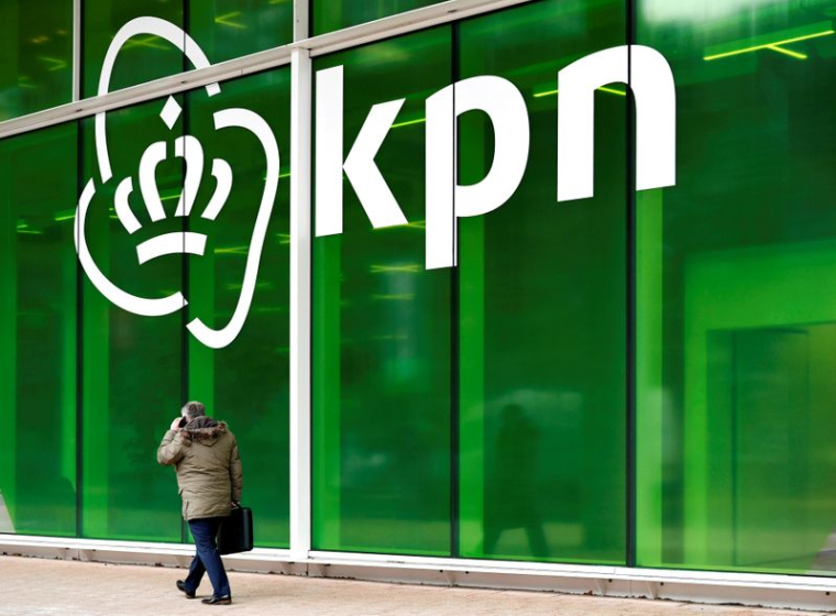 KPN DIT AVOIR REJETÉ DEUX APPROCHES NON SOLLICITÉES