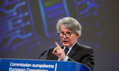 CORONAVIRUS: L'UE ATTEINDRA SES OBJECTIFS DE VACCINATION MALGRÉ ASTRAZENECA