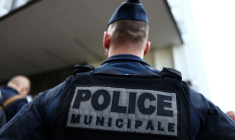 La dotation des policiers municipaux en armes à feu, une demande des agents eux-mêmes, fait de moins en moins débat ( AFP / Sameer AL-DOUMY )