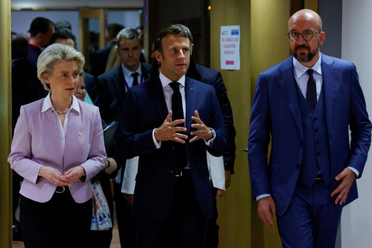 LES VINGT-SEPT ATTENDUS SUR L'OCTROI À L'UKRAINE DU STATUT DE CANDIDAT