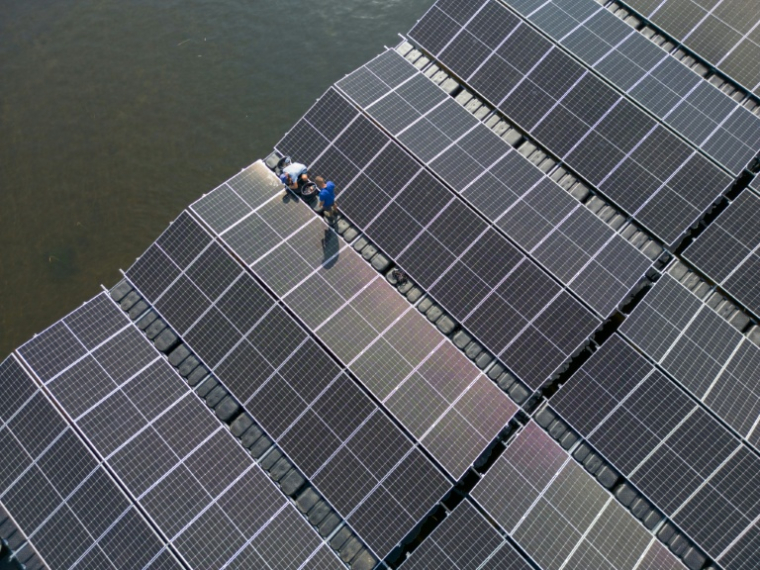 Le champ de centrales solaires évitera l'émission de 245.000 tonnes de CO2 par an. ( AFP / Ralf Hirschberger )