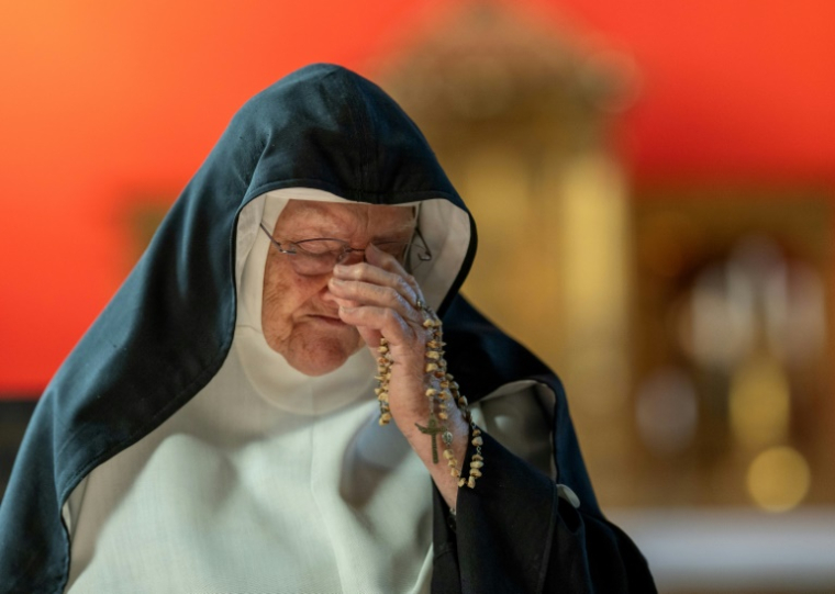 La soeur Bernadette, 88 ans, Soeur Bernadette, 88 ans, le 20 septembre 2025 dans la chapelle du château de Goldenstein à Elsbethen, près de Salzbourg, en Autriche ( AFP / Joe Klamar )