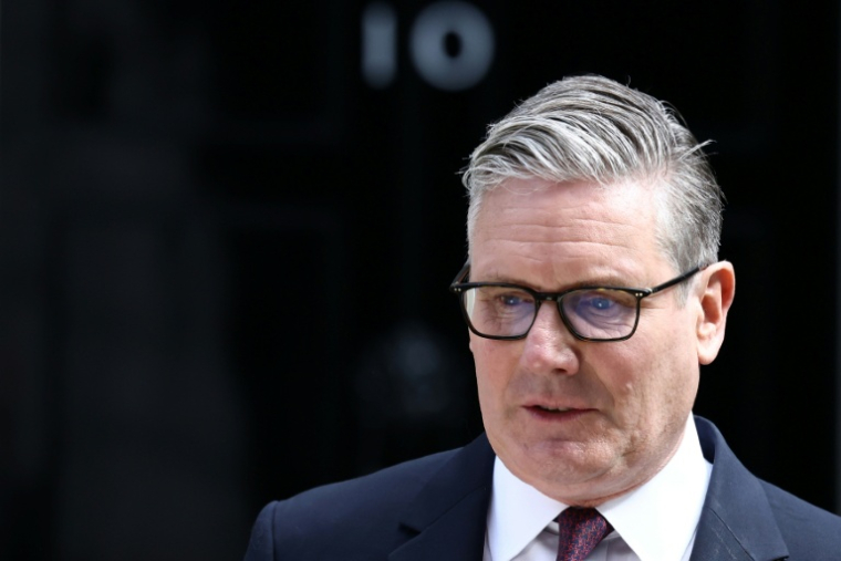 Keir Starmer pendant son discours devant le 10 Downing Street à Londres le 22 juin 2026  ( AFP / Henry NICHOLLS )