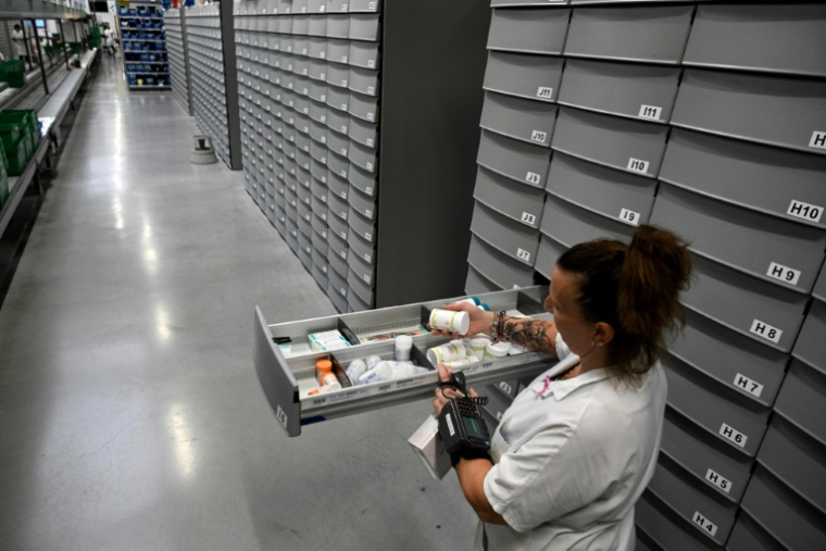 L'Europe dépend de l'Asie pour 70% des substances actives de ses médicaments ( AFP / Nicolas TUCAT )