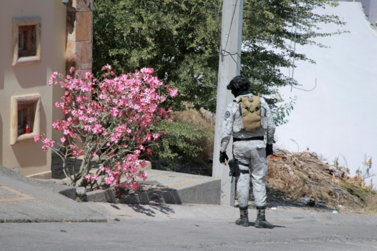 Un soldat de la Garde nationale en poste à Culiacan, la capitale de l'Etat du Sinaloa dans l'ouest du Mexique, le 7 avril 2025. ( AFP / Iván Medina )
