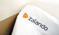 Un emballage Zalando provenant d'une livraison en ligne