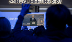 Donald Trump lors de son allocution en visioconférence à Davos le 23 janvier 2025  ( AFP / Fabrice COFFRINI )