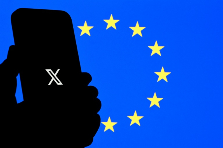 L'UE a accepté mercredi des mesures proposées par X, le réseau social d'Elon Musk, pour faire cesser des infractions qui lui ont valu une amende de 120 millions d'euros fin 2025 ( AFP / Nicolas TUCAT )