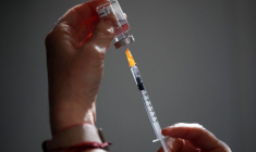 FRANCE/CORONAVIRUS: PRÈS DE 6 MILLIONS DE PERSONNES ONT REÇU UNE PREMIÈRE DOSE DE VACCIN