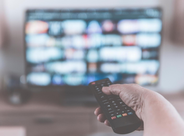 Ushuaia, Camping Paradis… Ces émissions de télés populaires sont devenues des business très rentables hors du petit écran. crédit photo : Shutterstock