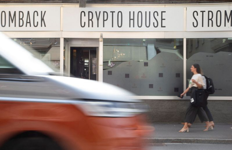 LES PROMOTEURS DE CRYPTOMONNAIES INVESTISSENT LA RUE PRINCIPALE DE DAVOS