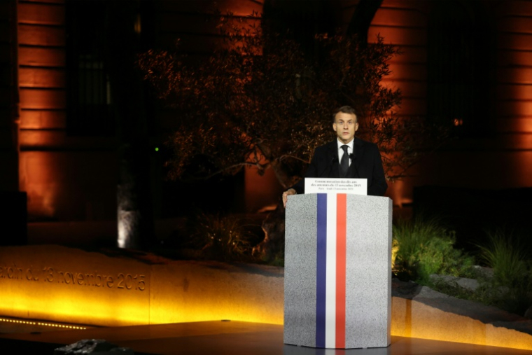Le président français Emmanuel Macron lors de son discours pendant la cérémonie, dis ans après le attents du 13-Novembre, le 13 novembre 2025, à Paris ( POOL / Ludovic MARIN )